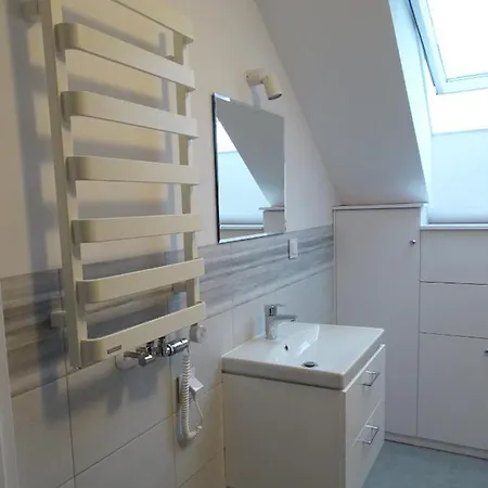 Estancja - بيت للعطل Mezowo